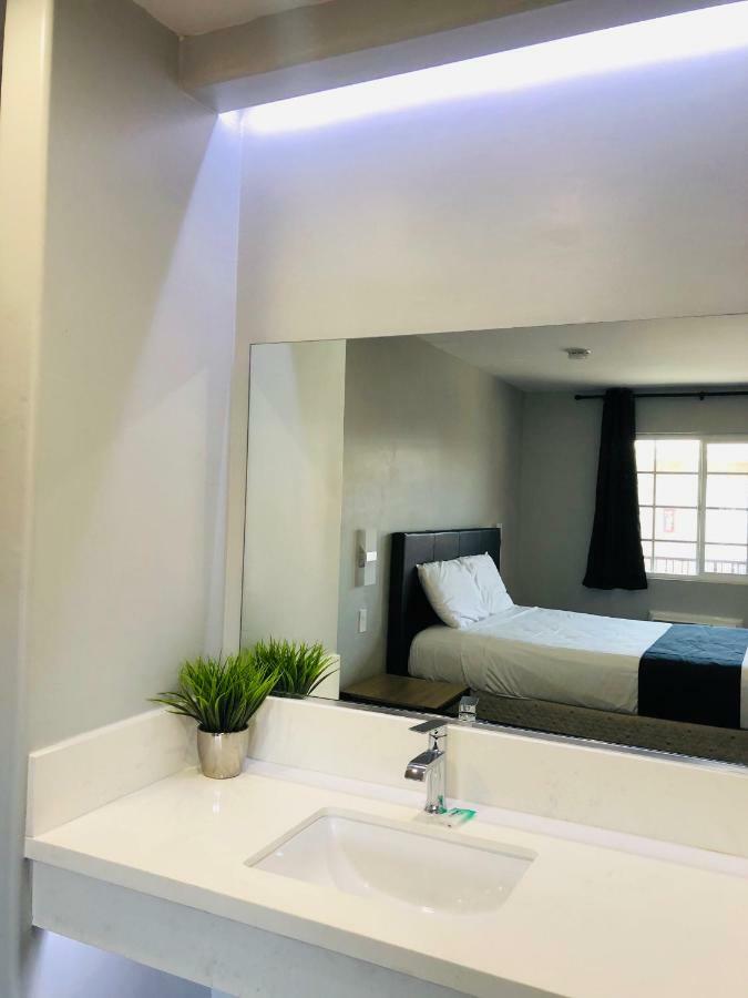 Hotel Villa Serena El Cajon Extérieur photo
